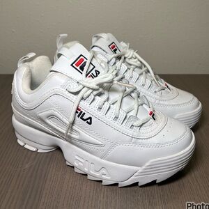 ( SOLD ) SIZE 7 WOMENS FILA DISRUPTOR II
